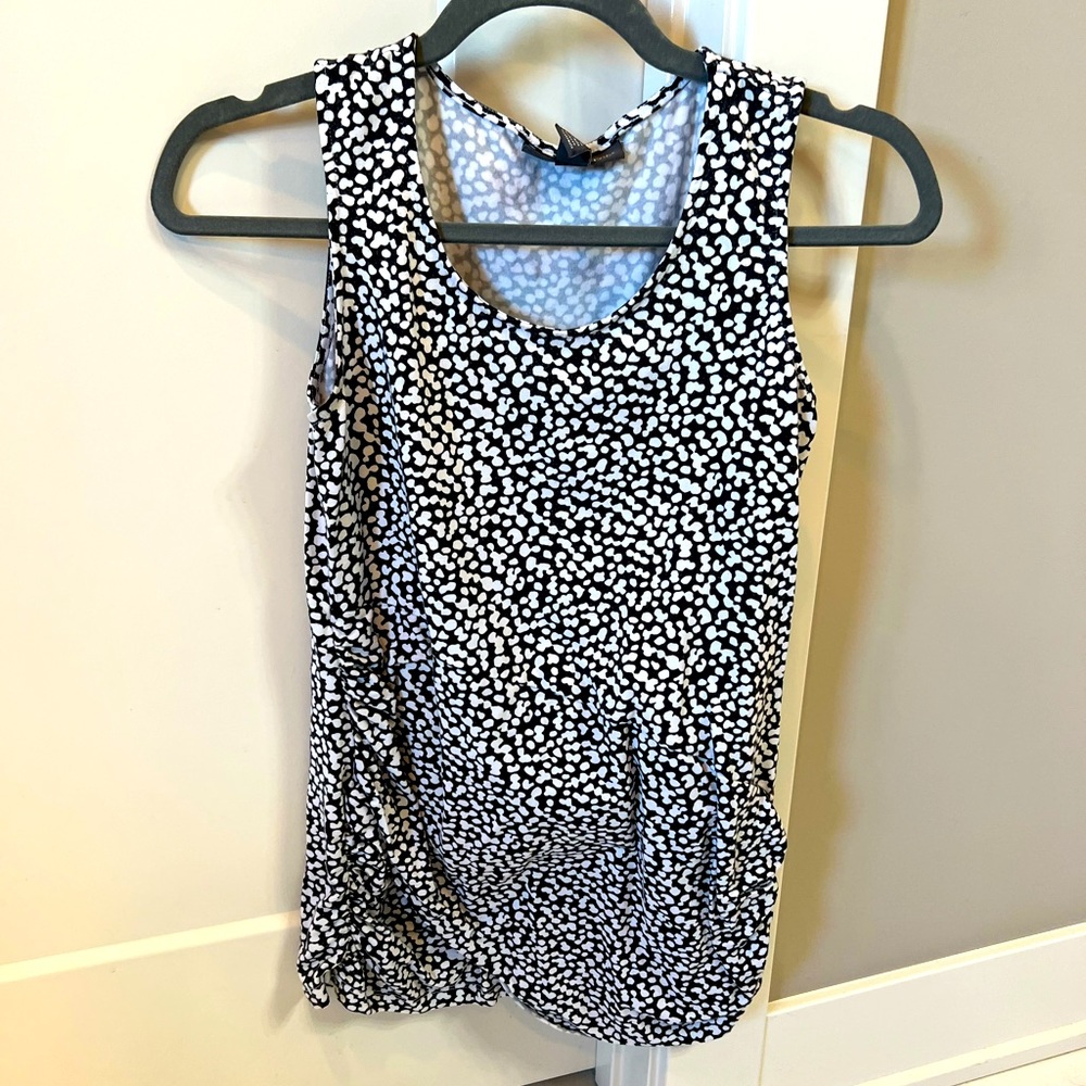 A Pea In the Pod Black White Tank